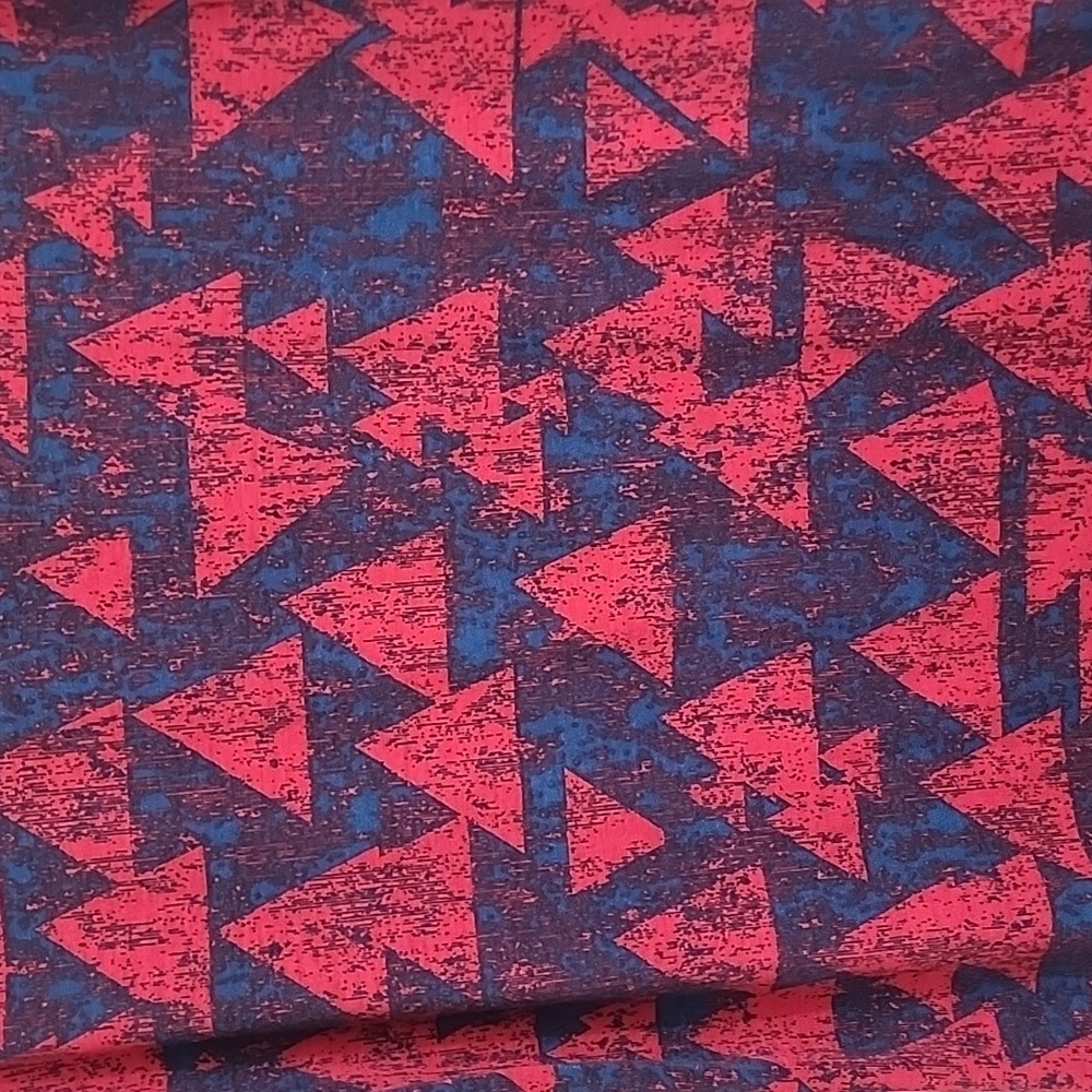 M Red Lularoe Randy - Picture 2 of 4